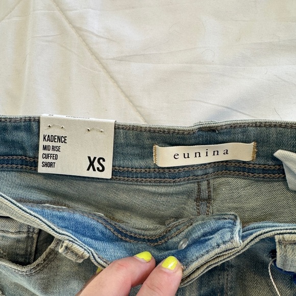 Eunina Kadence mid rise cuffed short NWT sz xs - Picture 4 of 5